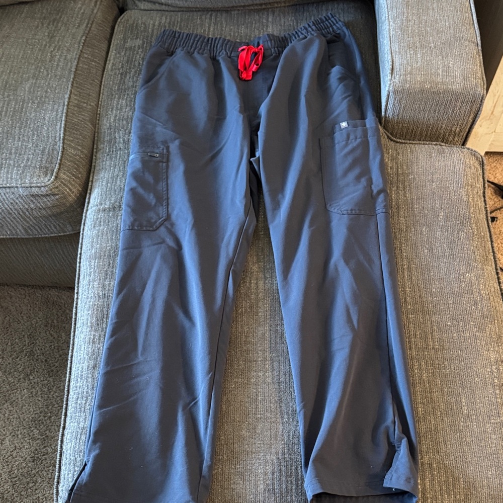 Figs women’s scrubs